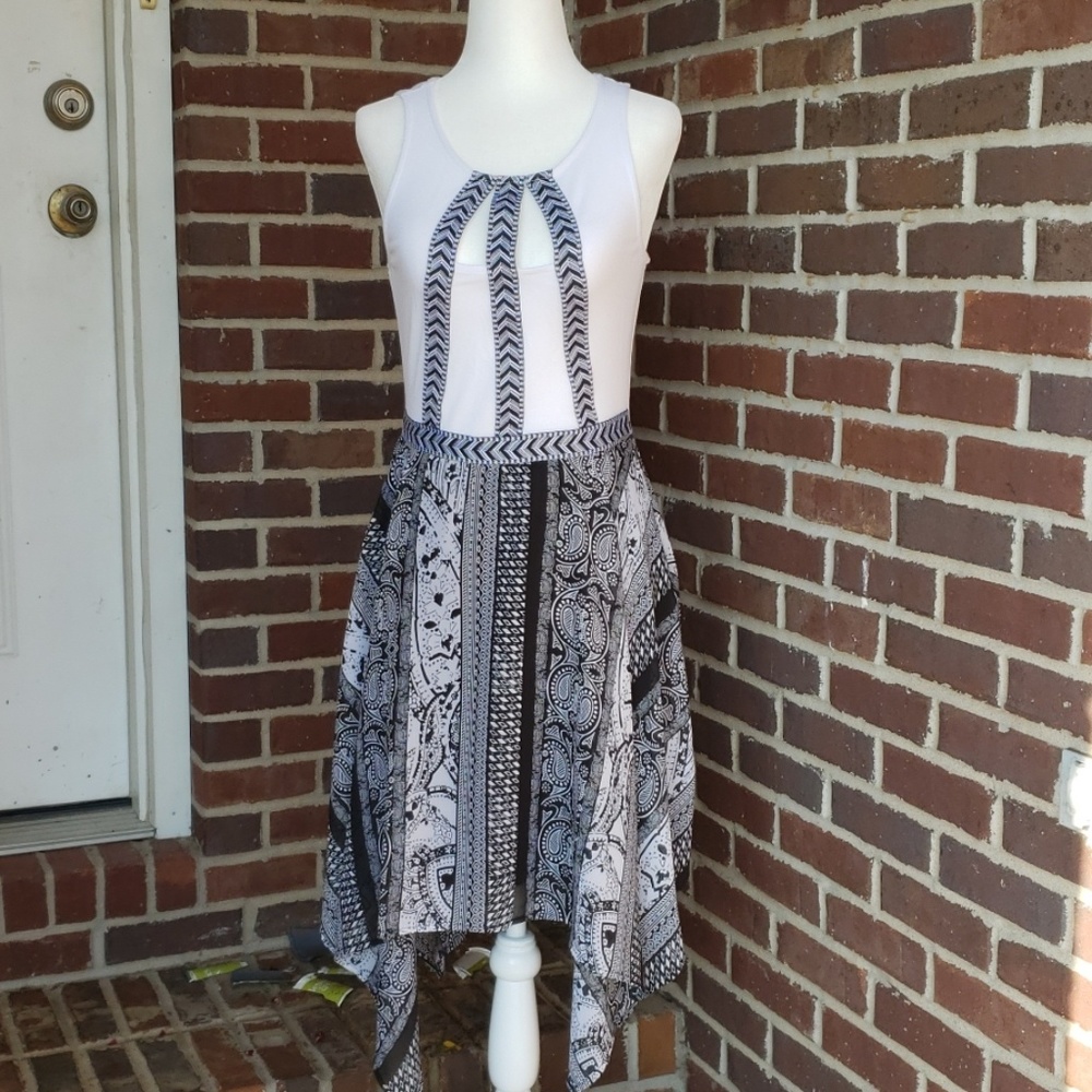 NWOT Venus Black & White Asymmetrical Hem Dress